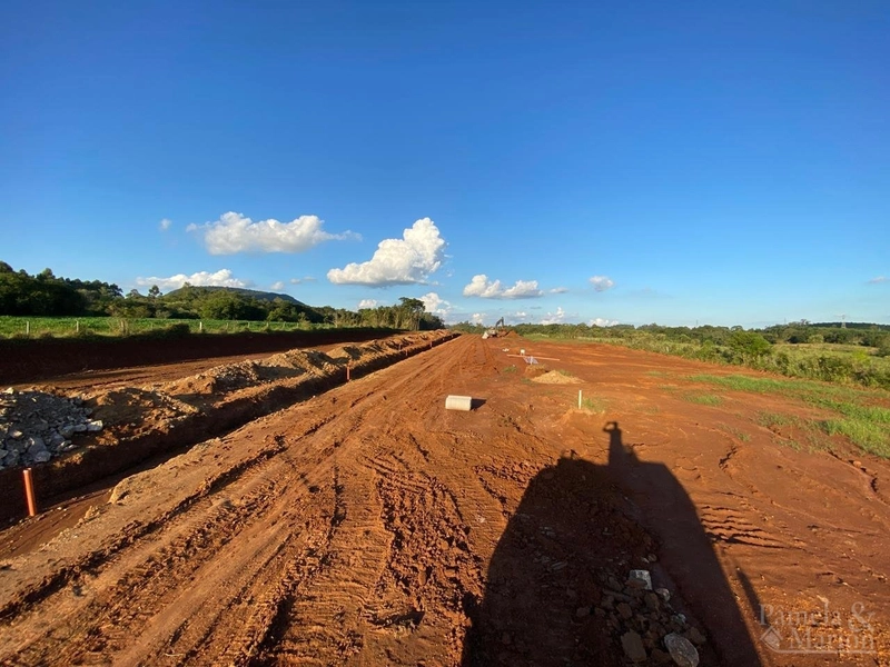 TERRENO: 2ª foto da galeria de imagens do imóvel