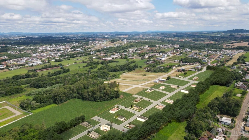 TERRENO: 1ª foto da galeria de imagens do imóvel