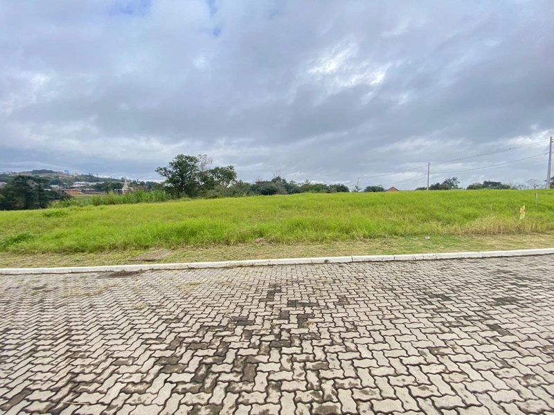 TERRENO: 1ª foto da galeria de imagens do imóvel