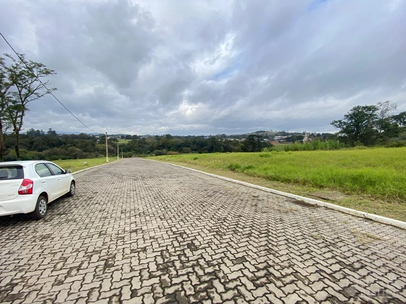 TERRENO: 3ª foto da galeria de imagens do imóvel
