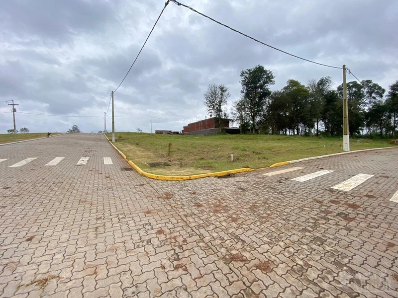 TERRENO: 1ª foto da galeria de imagens do imóvel