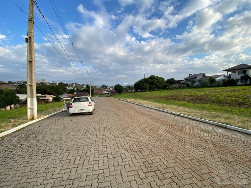 TERRENO: 2ª foto da galeria de imagens do imóvel