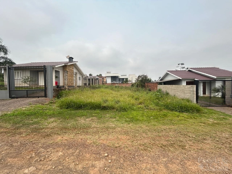 TERRENO: 1ª foto da galeria de imagens do imóvel