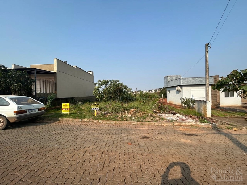 TERRENO: 1ª foto da galeria de imagens do imóvel