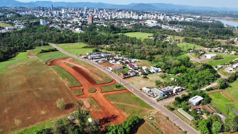 TERRENO: 1ª foto da galeria de imagens do imóvel