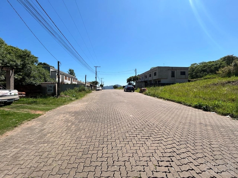 TERRENO: 3ª foto da galeria de imagens do imóvel