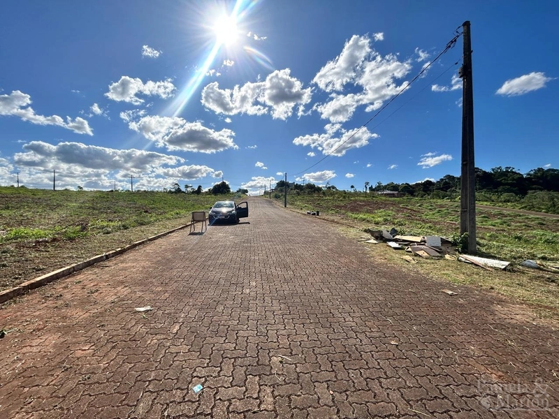 TERRENO COMERCIAL: 2ª foto da galeria de imagens do imóvel