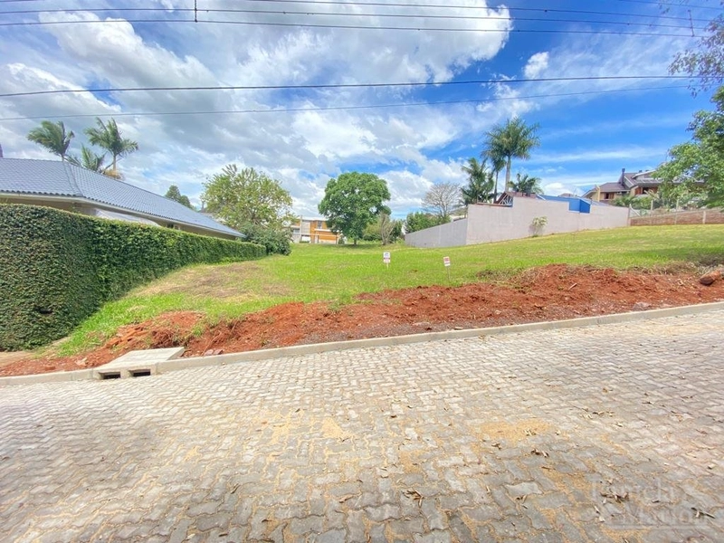 TERRENO: 1ª foto da galeria de imagens do imóvel