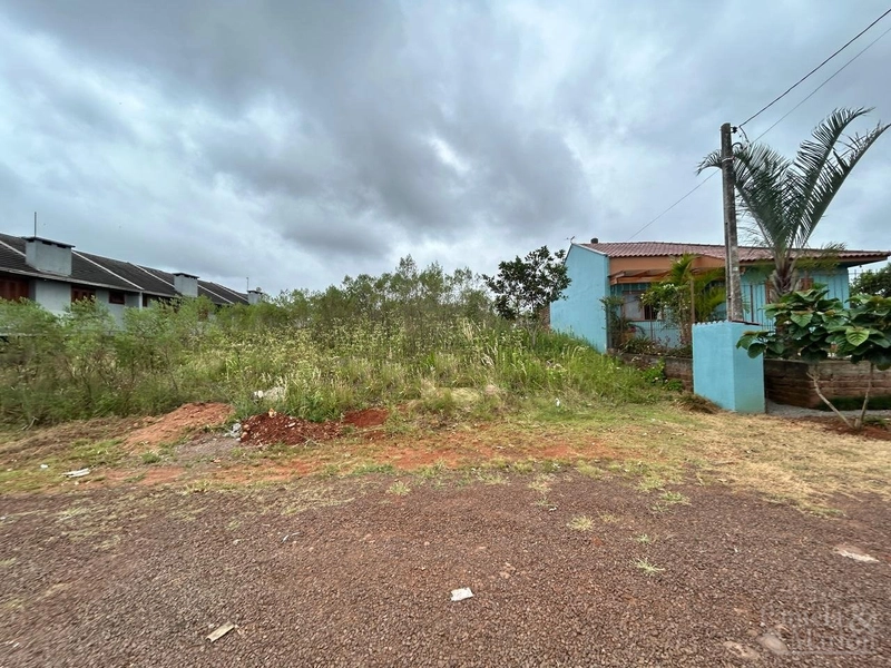 TERRENO: 1ª foto da galeria de imagens do imóvel