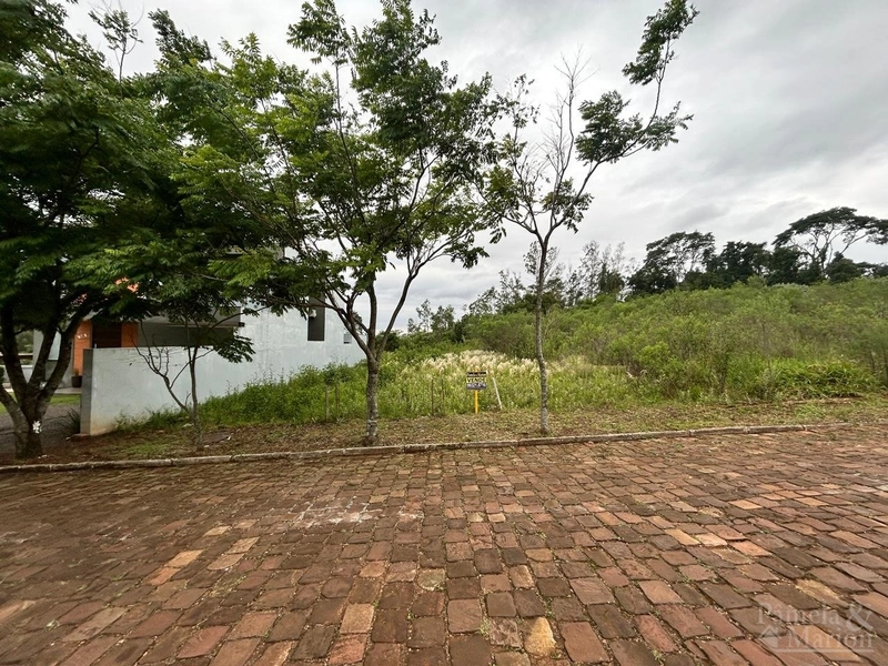 TERRENO: 1ª foto da galeria de imagens do imóvel