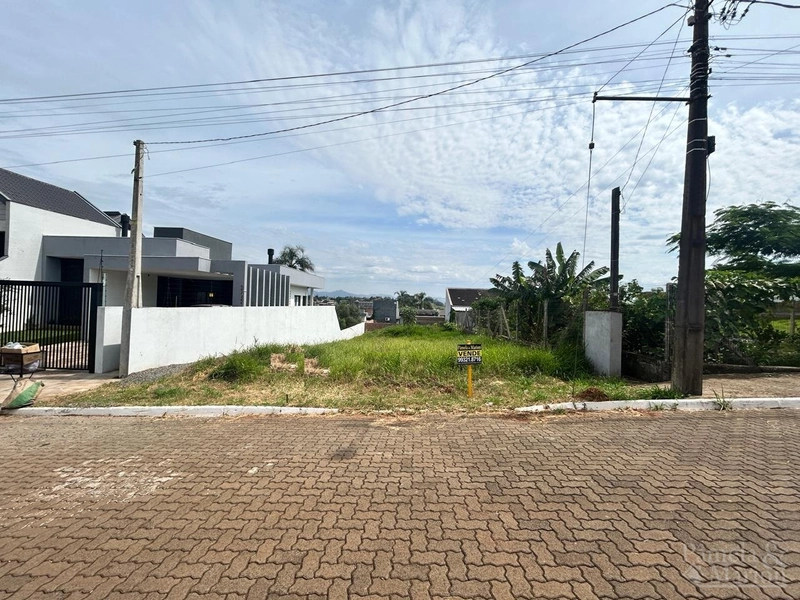 TERRENO: 1ª foto da galeria de imagens do imóvel
