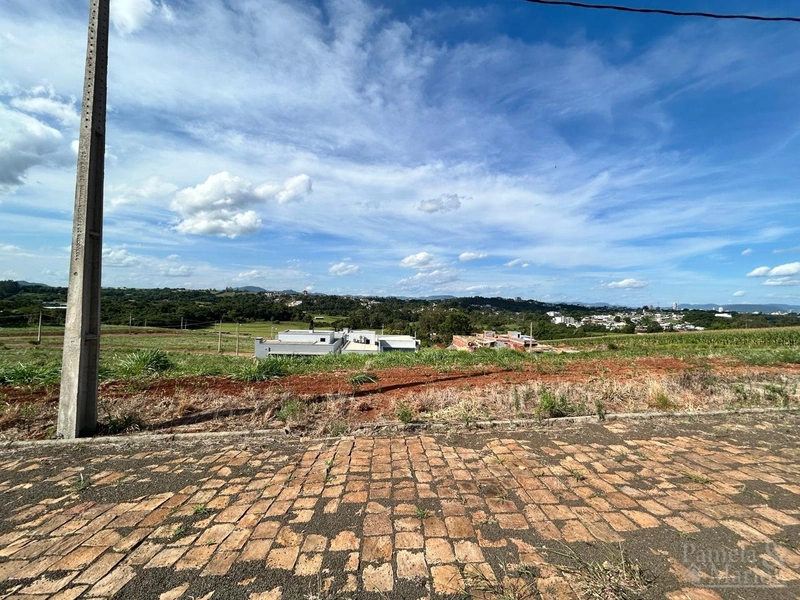 TERRENO: 1ª foto da galeria de imagens do imóvel