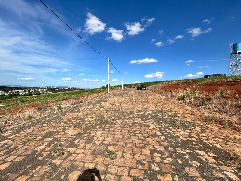 TERRENO: 2ª foto da galeria de imagens do imóvel