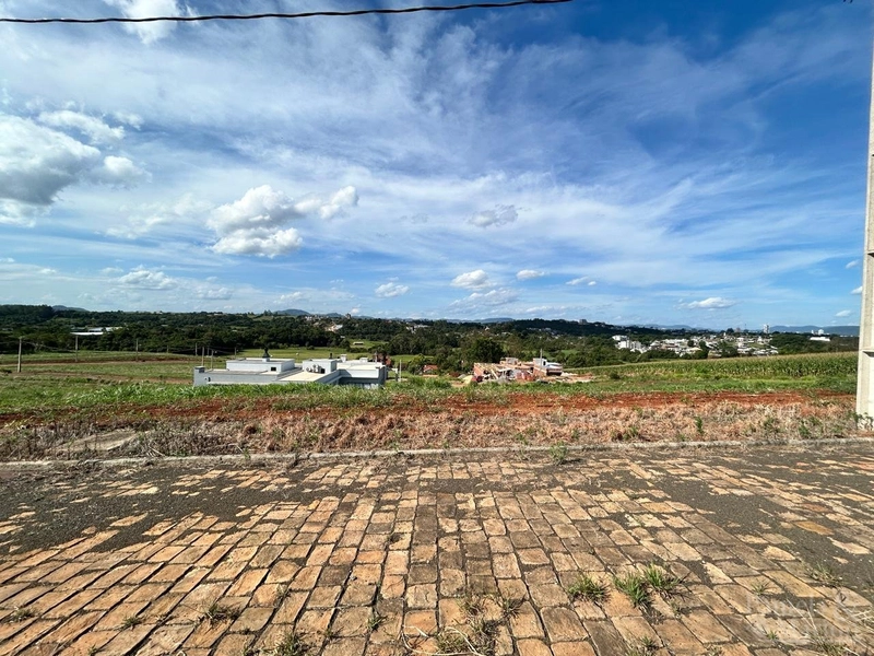 TERRENO: 1ª foto da galeria de imagens do imóvel