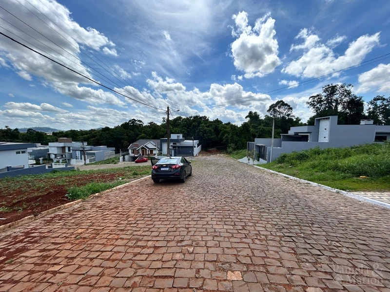 TERRENO: 2ª foto da galeria de imagens do imóvel