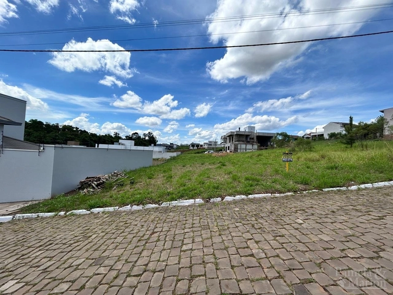 TERRENO: 1ª foto da galeria de imagens do imóvel