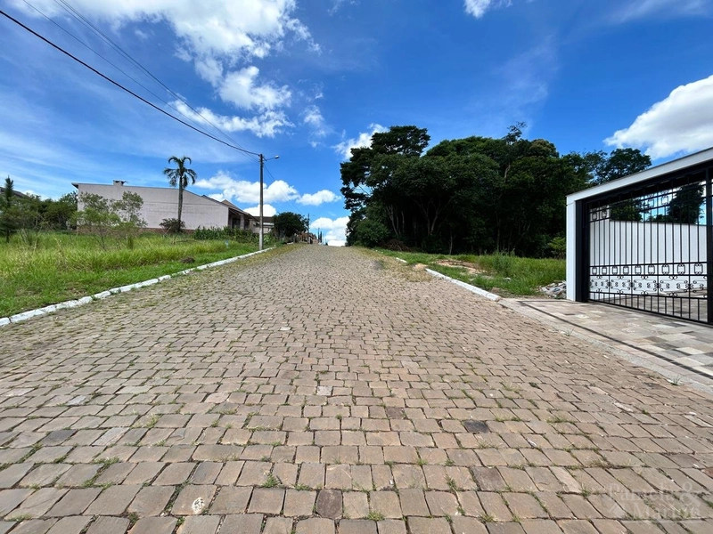 TERRENO: 2ª foto da galeria de imagens do imóvel