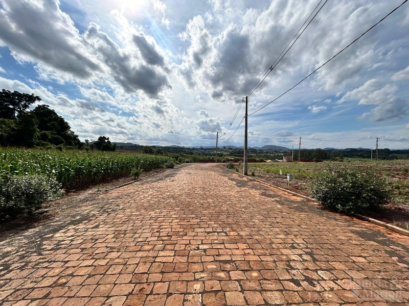 TERRENO: 2ª foto da galeria de imagens do imóvel