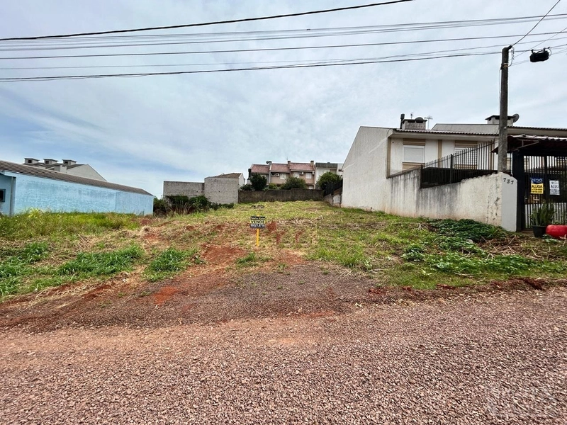 TERRENO: 1ª foto da galeria de imagens do imóvel
