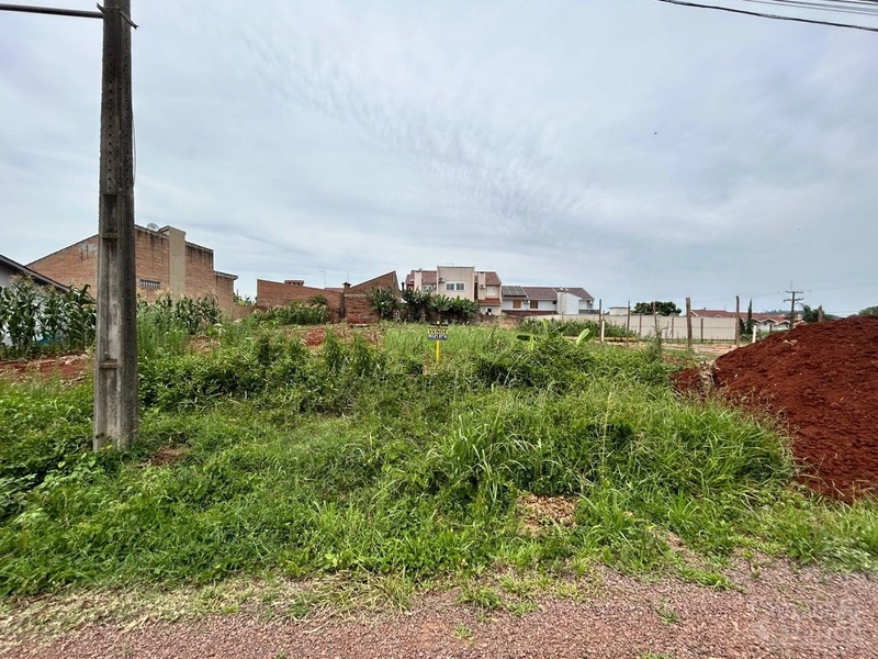 TERRENO: 1ª foto da galeria de imagens do imóvel