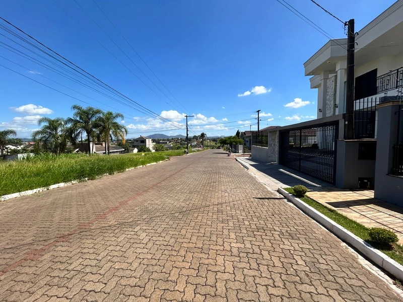 TERRENO: 2ª foto da galeria de imagens do imóvel