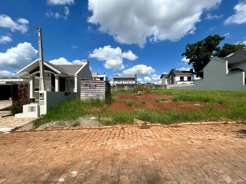 TERRENO: 1ª foto da galeria de imagens do imóvel