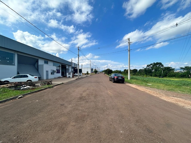 TERRENO COMERCIAL/INDUSTRIAL: 2ª foto da galeria de imagens do imóvel