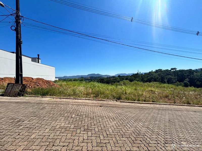 TERRENO: 1ª foto da galeria de imagens do imóvel