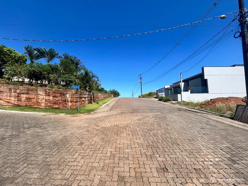 TERRENO: 3ª foto da galeria de imagens do imóvel