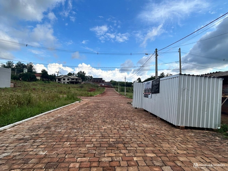 TERRENO: 2ª foto da galeria de imagens do imóvel