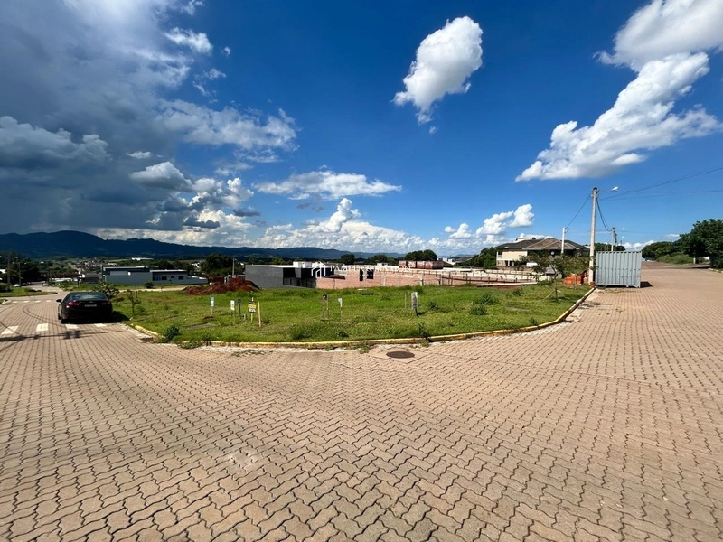 TERRENO: 1ª foto da galeria de imagens do imóvel