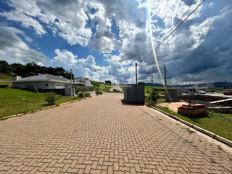 TERRENO: 2ª foto da galeria de imagens do imóvel
