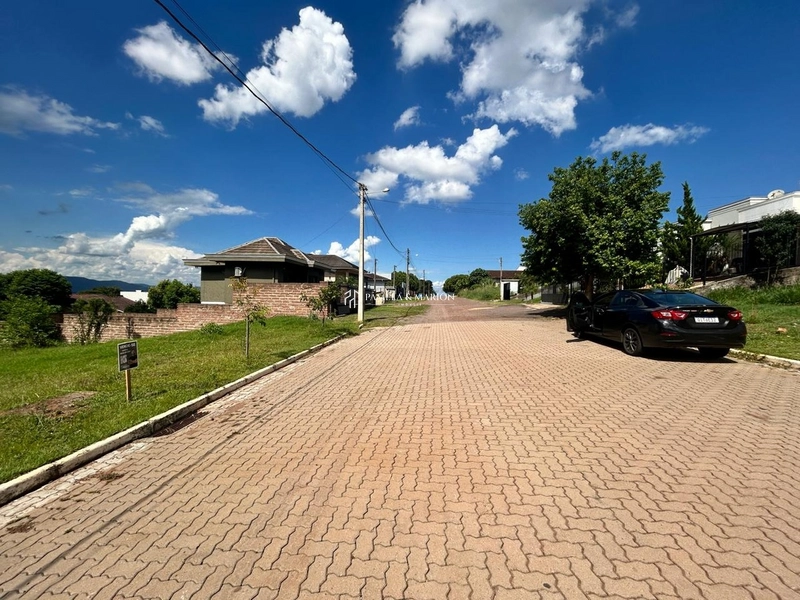 TERRENO: 3ª foto da galeria de imagens do imóvel
