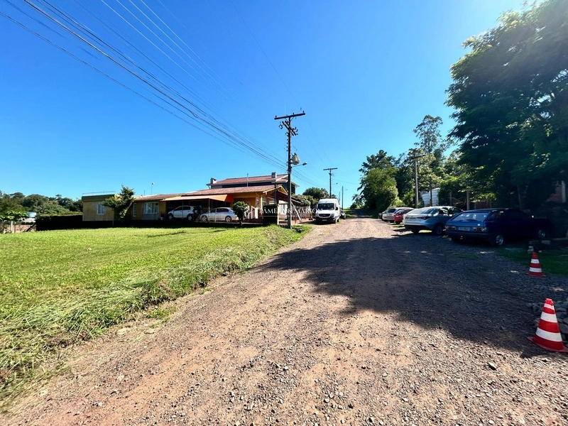 TERRENO COMERCIAL: 2ª foto da galeria de imagens do imóvel