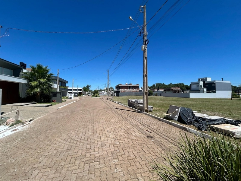 TERRENO: 2ª foto da galeria de imagens do imóvel