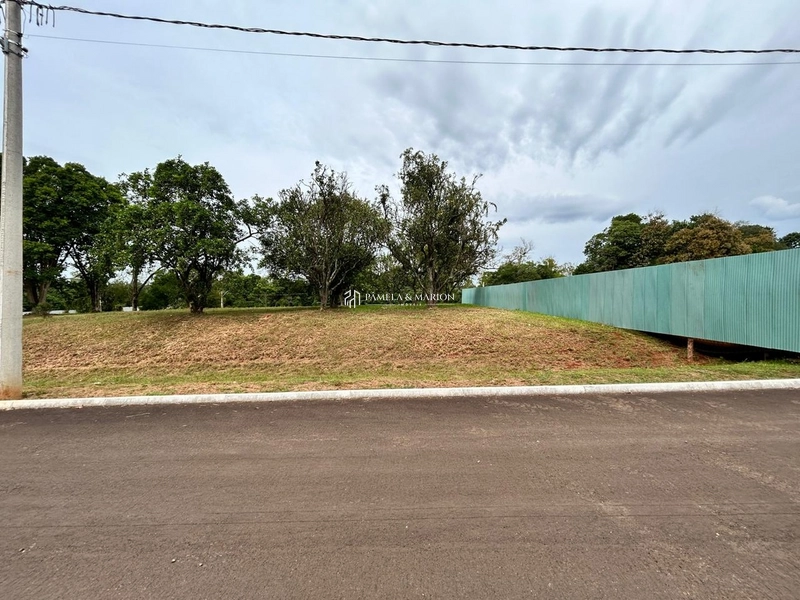 TERRENO: 2ª foto da galeria de imagens do imóvel