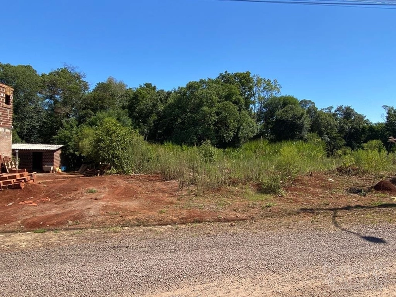TERRENO: 1ª foto da galeria de imagens do imóvel