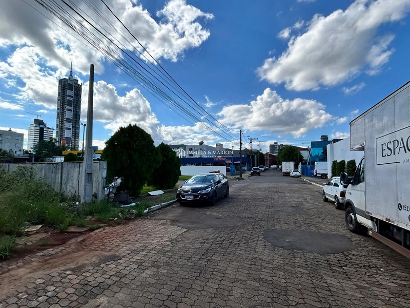 TERRENO COMERCIAL: 3ª foto da galeria de imagens do imóvel