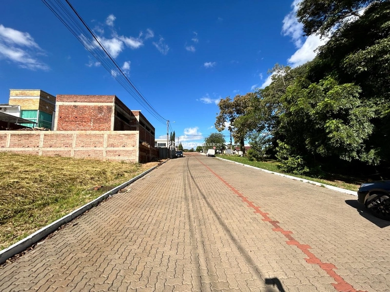 TERRENO: 3ª foto da galeria de imagens do imóvel