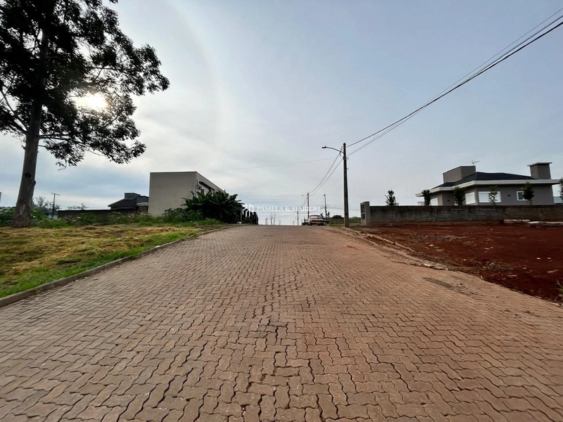 TERRENO: 2ª foto da galeria de imagens do imóvel