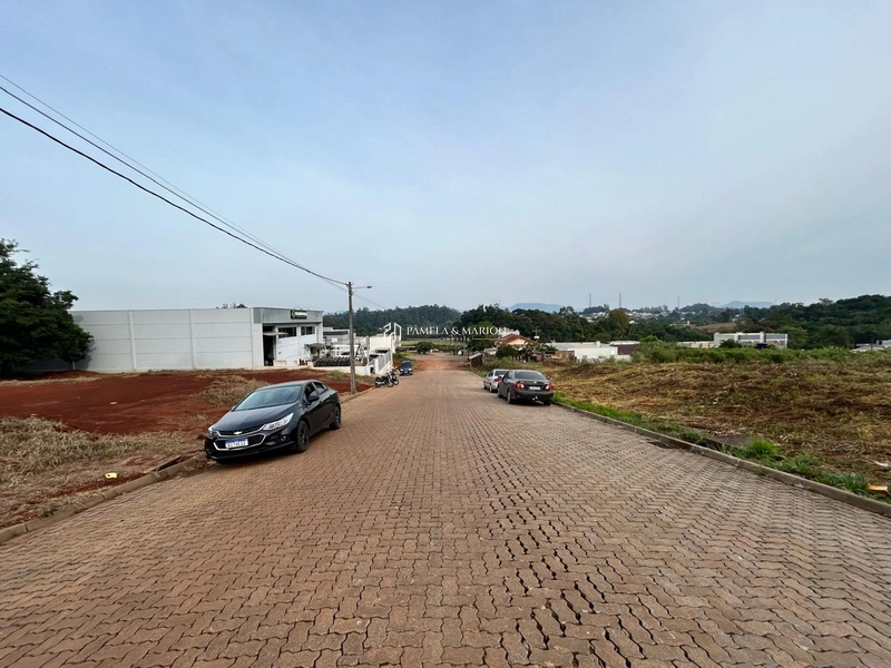 TERRENO: 3ª foto da galeria de imagens do imóvel