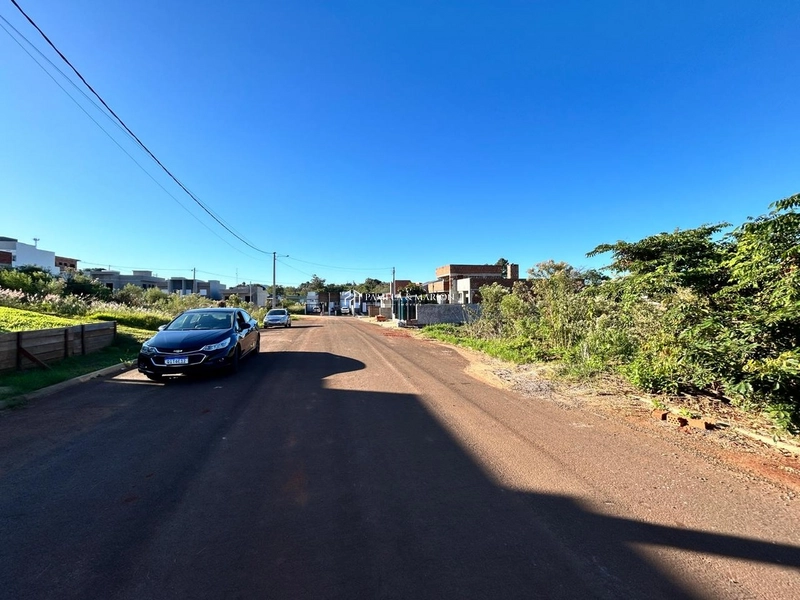 TERRENO: 3ª foto da galeria de imagens do imóvel