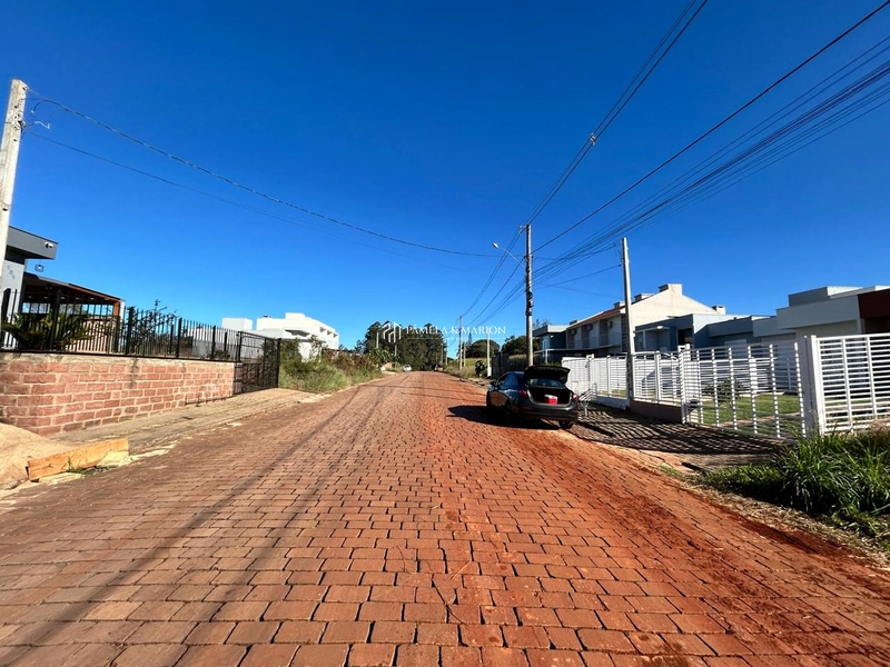 TERRENO: 3ª foto da galeria de imagens do imóvel