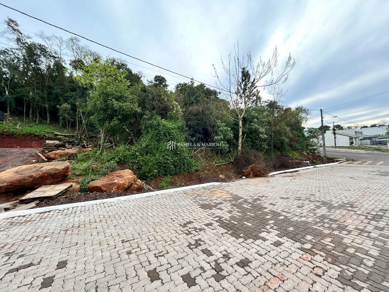 TERRENO: 1ª foto da galeria de imagens do imóvel