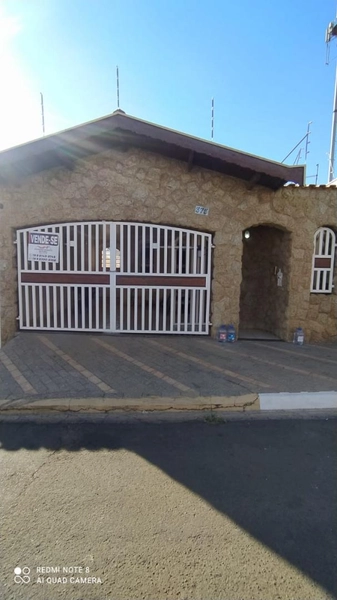 CASA A VENDA NO CENTRO DE SALTINHO COM 3 DORMITÓRIOS: 1ª foto da galeria de imagens do imóvel