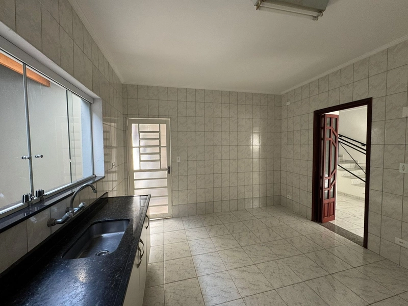 CASA VENDA NO BAIRRO ASTURIAS COM 3 DORMITÓRIOS E 1 SUÍTE: 6ª foto da galeria de imagens do imóvel