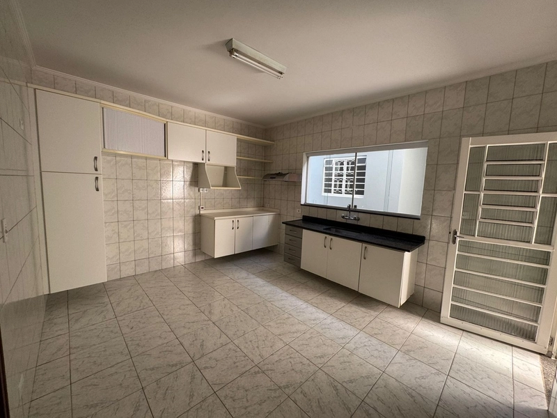 CASA VENDA NO BAIRRO ASTURIAS COM 3 DORMITÓRIOS E 1 SUÍTE: 5ª foto da galeria de imagens do imóvel