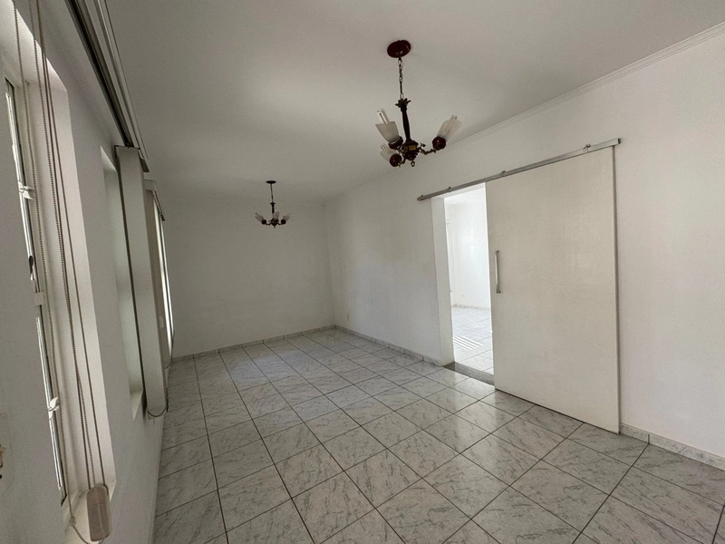 CASA VENDA NO BAIRRO ASTURIAS COM 3 DORMITÓRIOS E 1 SUÍTE: 3ª foto da galeria de imagens do imóvel