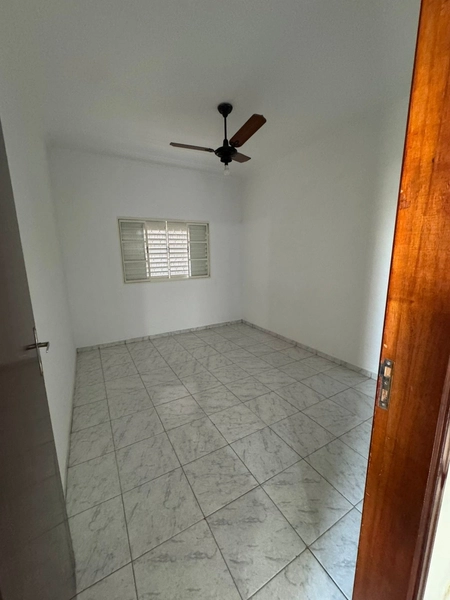 CASA VENDA NO BAIRRO ASTURIAS COM 3 DORMITÓRIOS E 1 SUÍTE: 13ª foto da galeria de imagens do imóvel