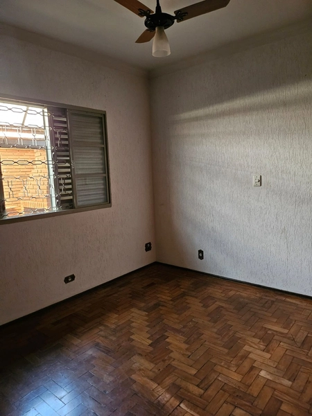 CASA A VENDA NO CENTRO COM 4 DORMITÓRIOS (1 SUÍTE): 19ª foto da galeria de imagens do imóvel